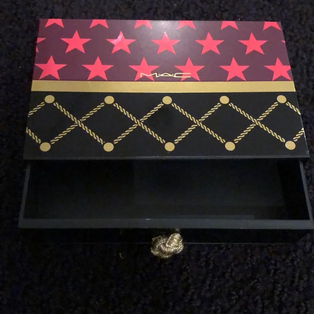 MAC Limited Edition Holiday Box